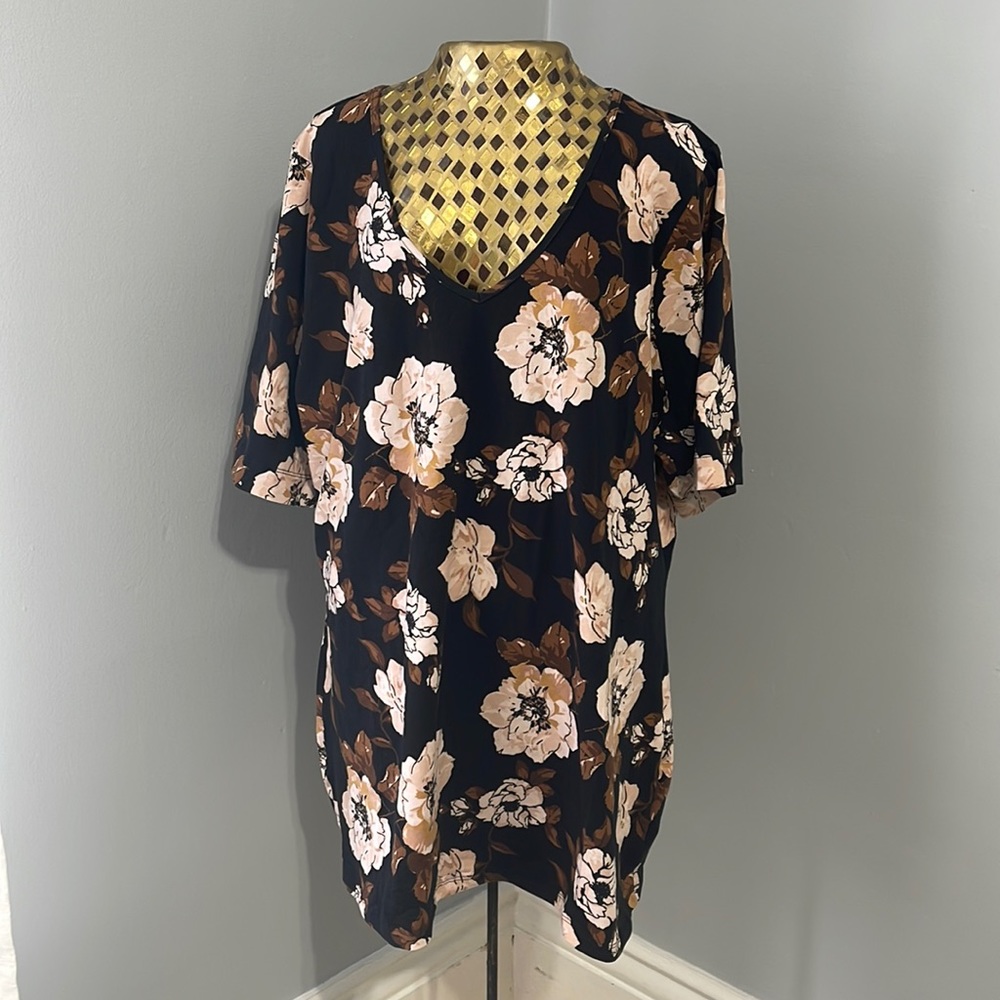 VENUS - Long and Lean Floral 3/4 Sleeve Tunic